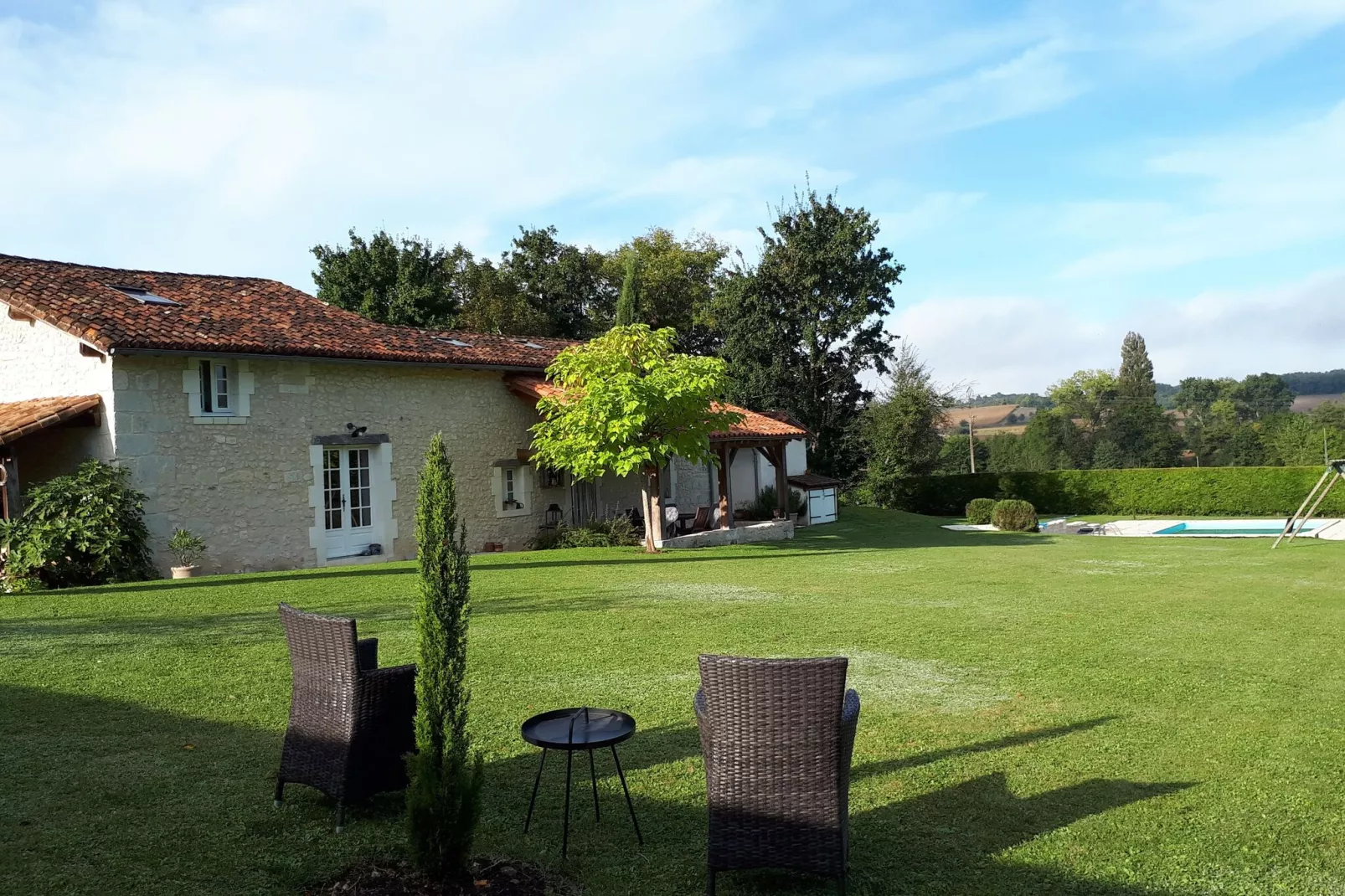 Maison de vacances Verteillac-Exterior summer