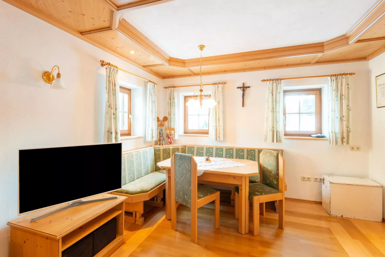 Bauernhaus Hochfilzen-Dining room