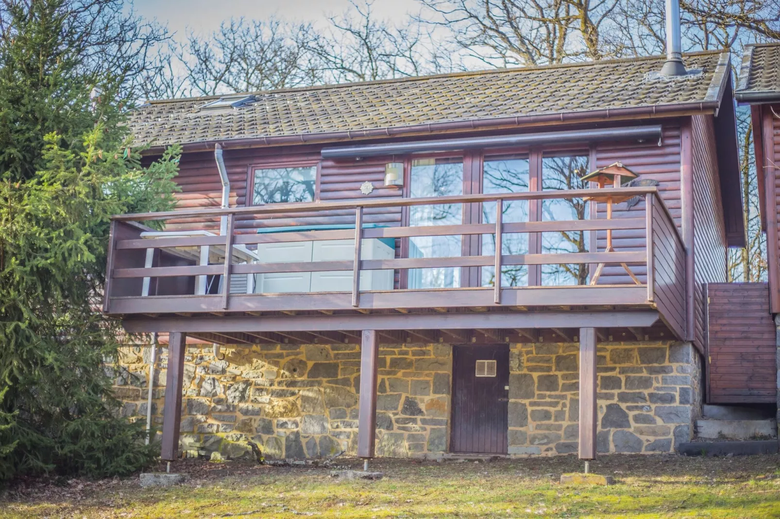 Fluffy's home-Exterior summer