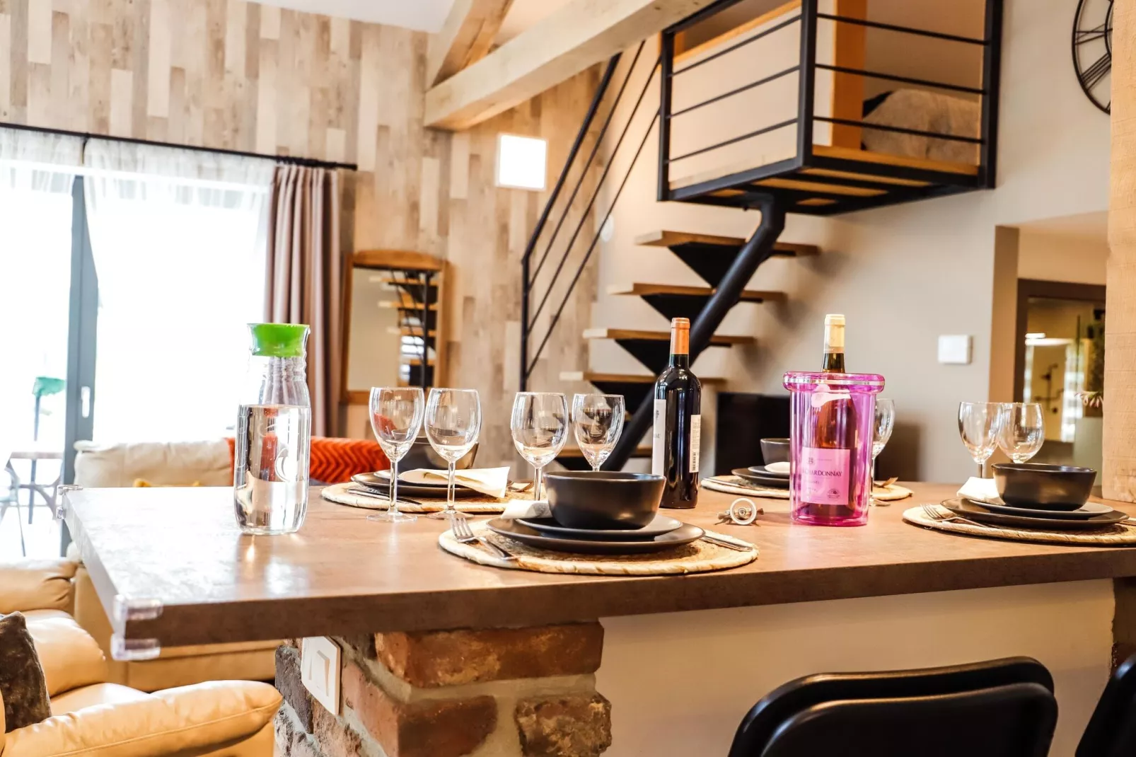 Escale J-P-Dining room