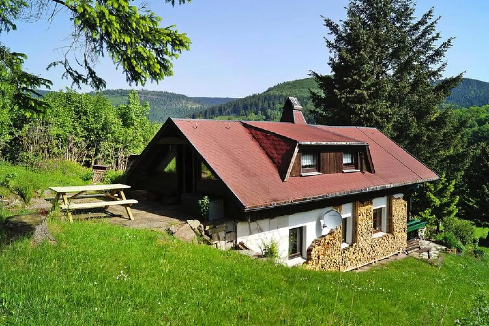 Am Hermannsberg-Exterior summer