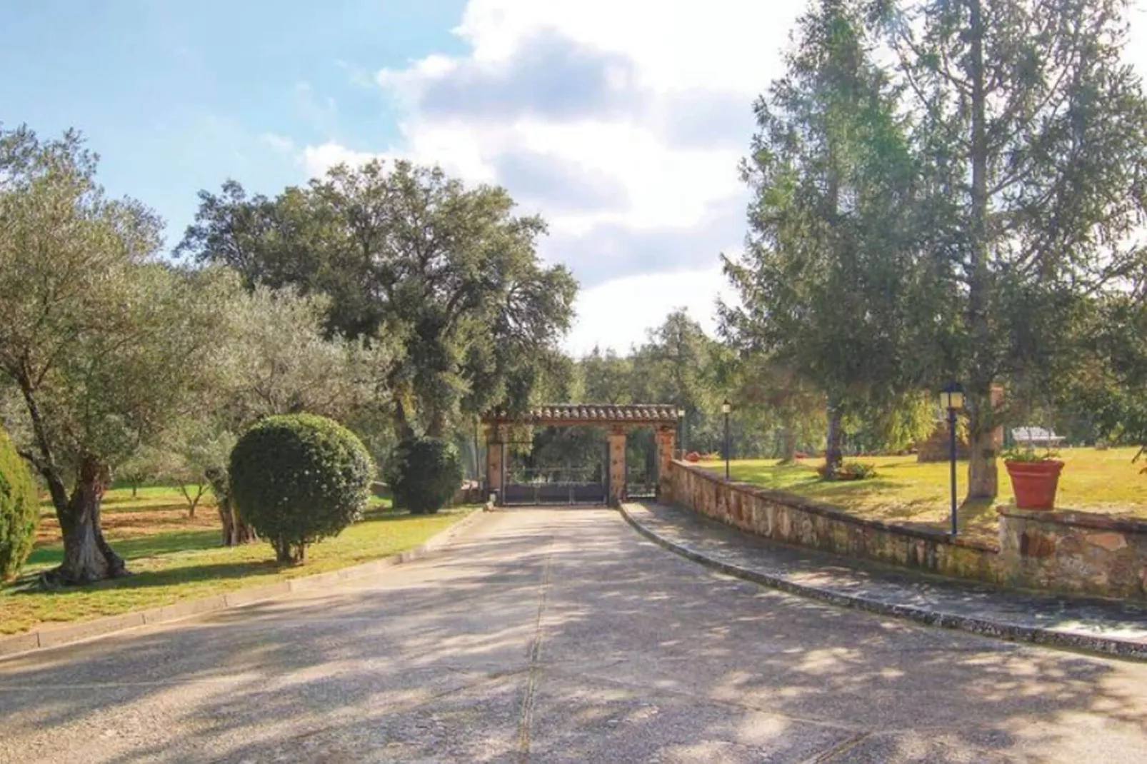 Villa Mas Artigues-Areas summer 1km