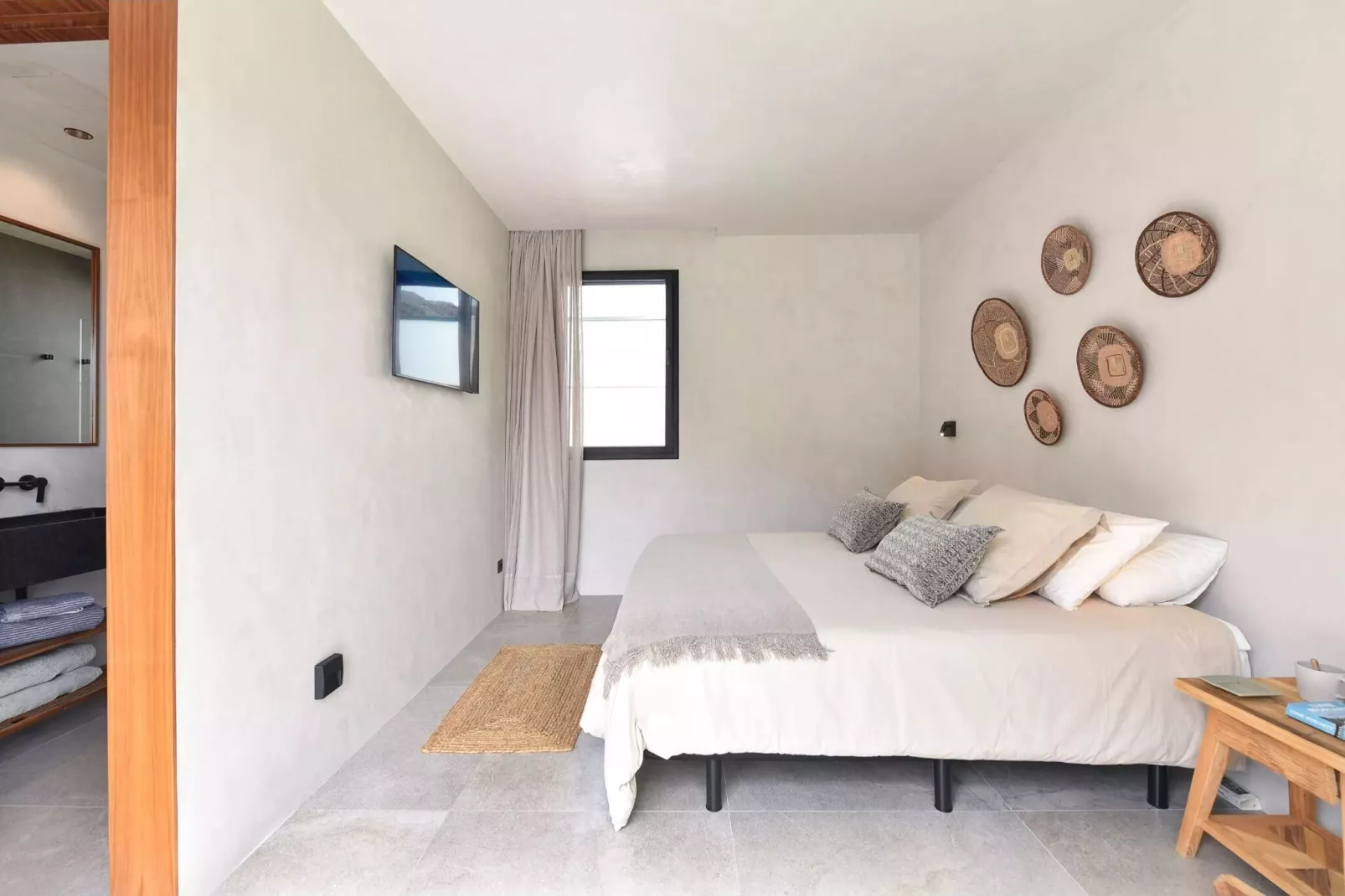 VILLA ALMADIES TAURO-Schlafzimmer