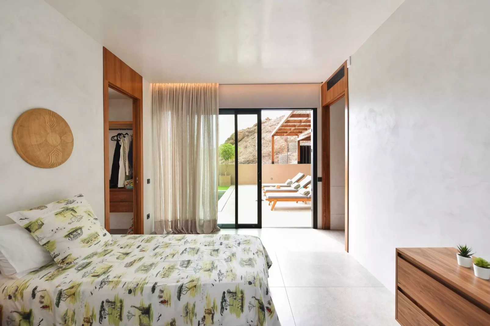 VILLA ALMADIES TAURO-Schlafzimmer