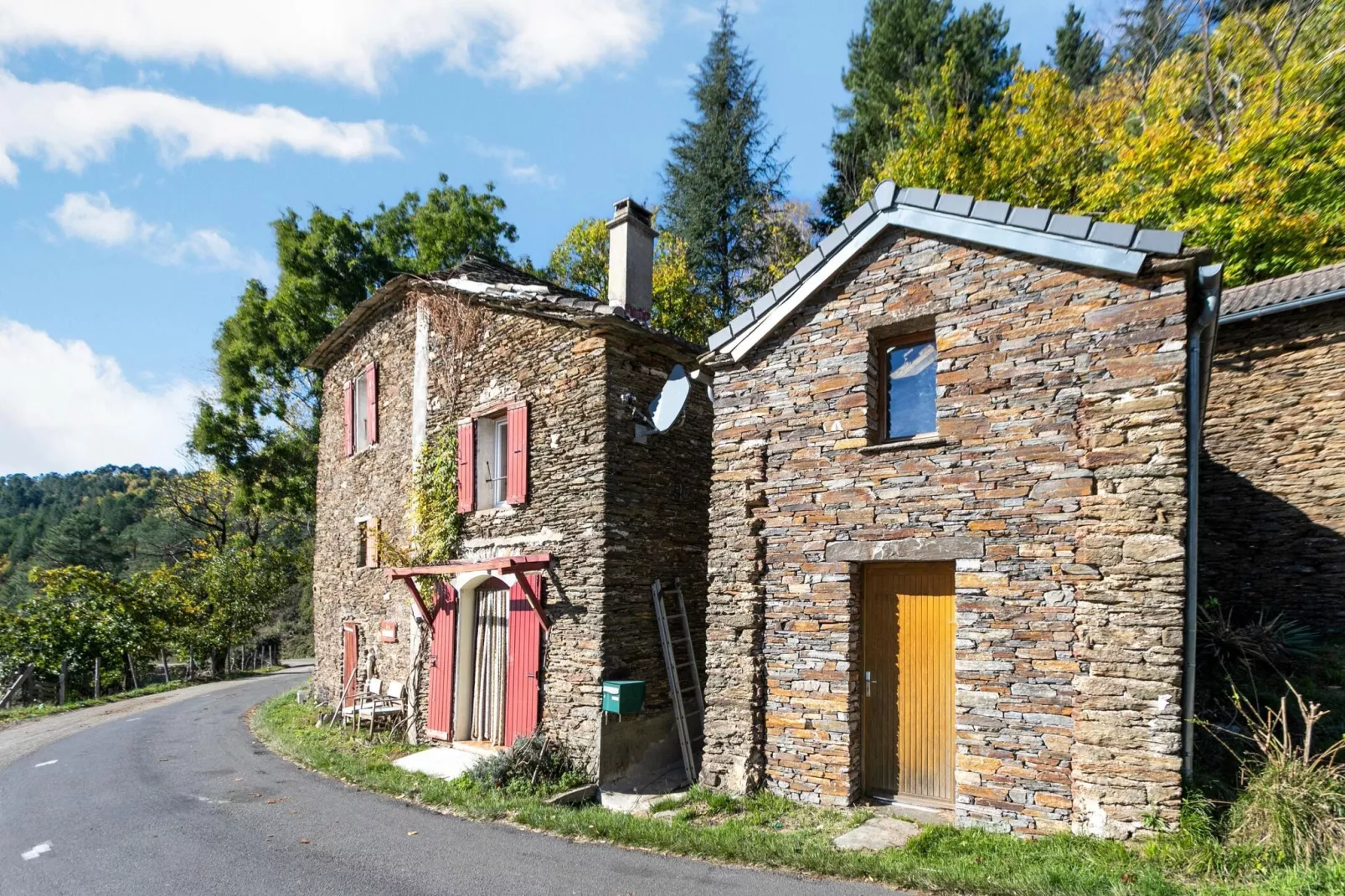 La Chataigne-Exterior summer