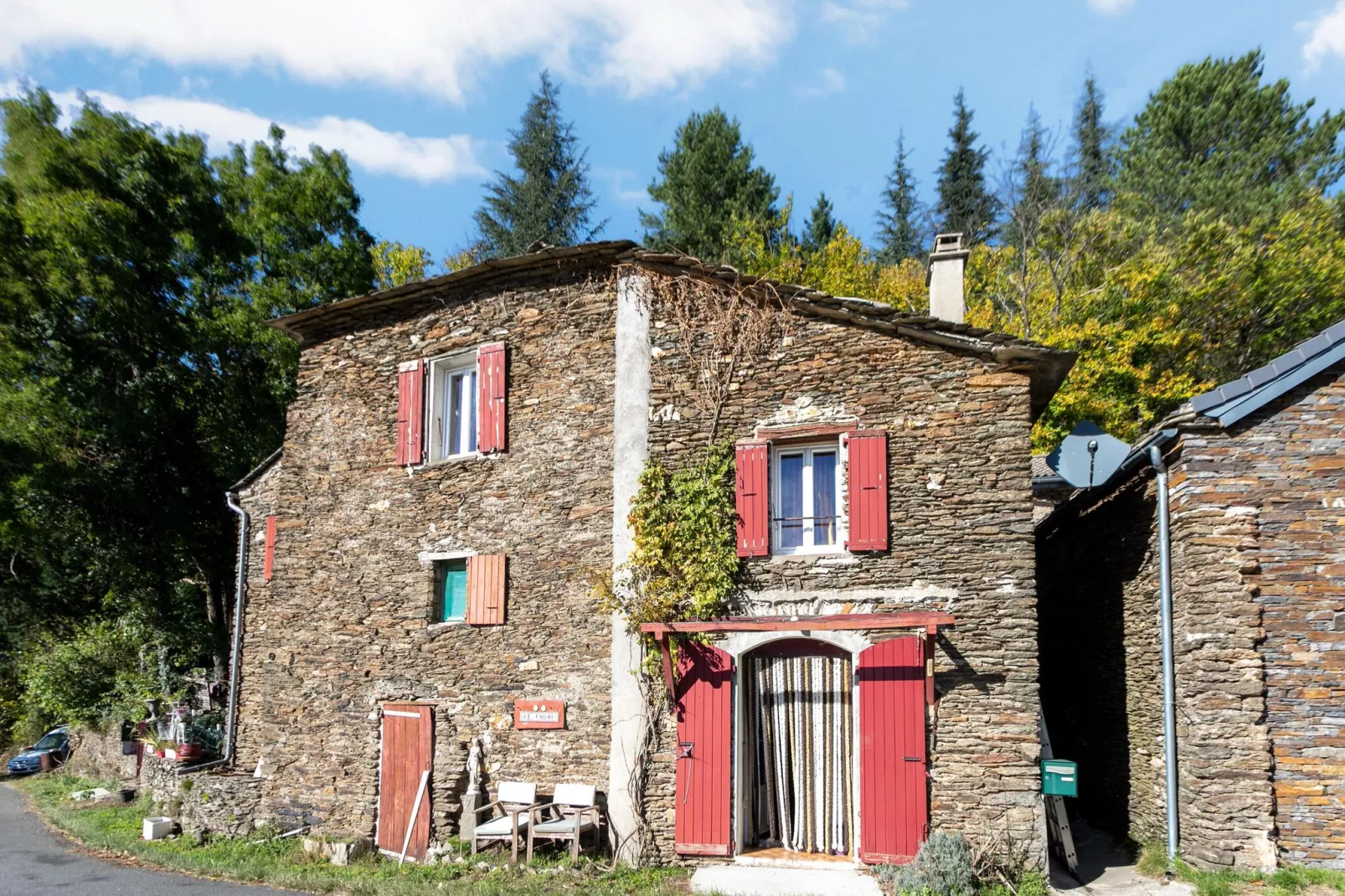 La Chataigne-Exterior summer