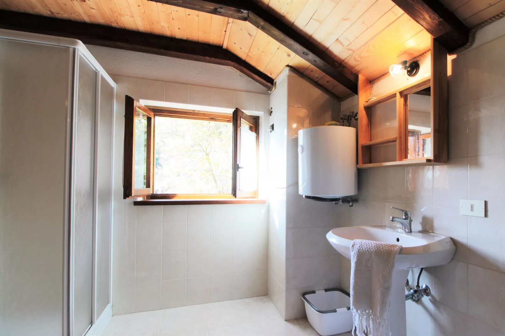 Baita Silana-Bathroom