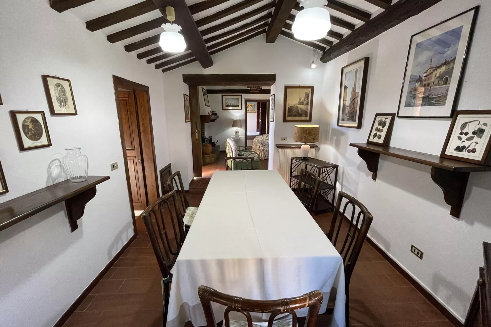 Villa Faggio 8-Dining room
