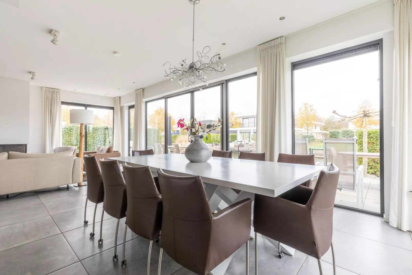 Villa Luxury Harderwijk 243-Dining room