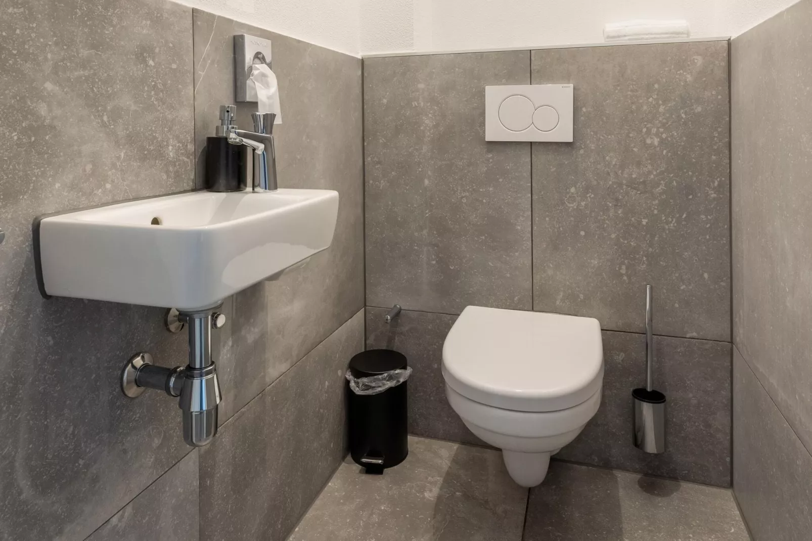 Villa Luxury Harderwijk 243-Bathroom