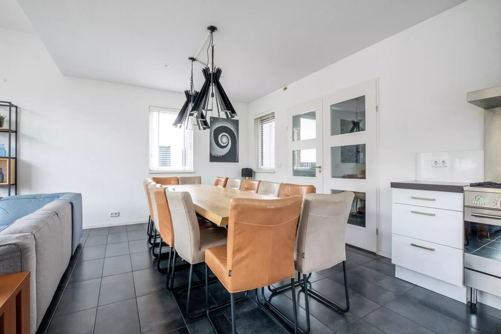 Villa Black & White Harderwijk 209-Dining room