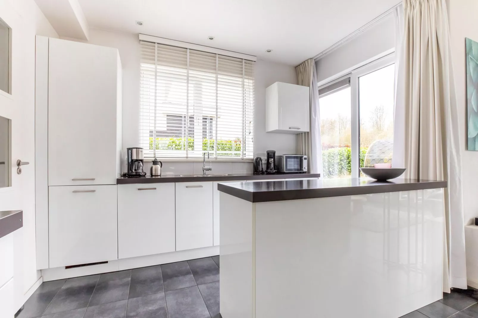 Villa Black & White Harderwijk 209-Kitchen