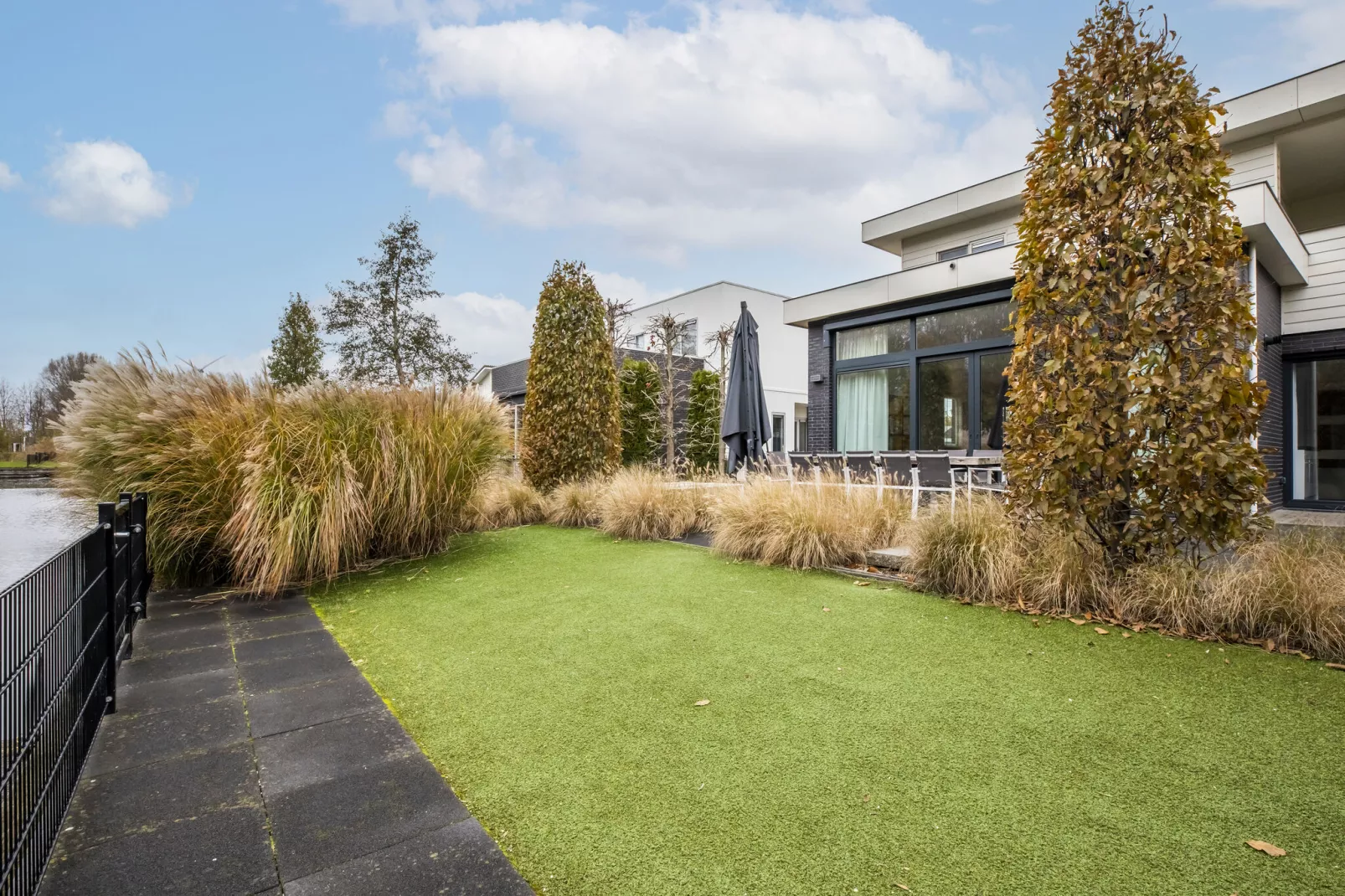 Villa Black & White Harderwijk 209-Gardens summer