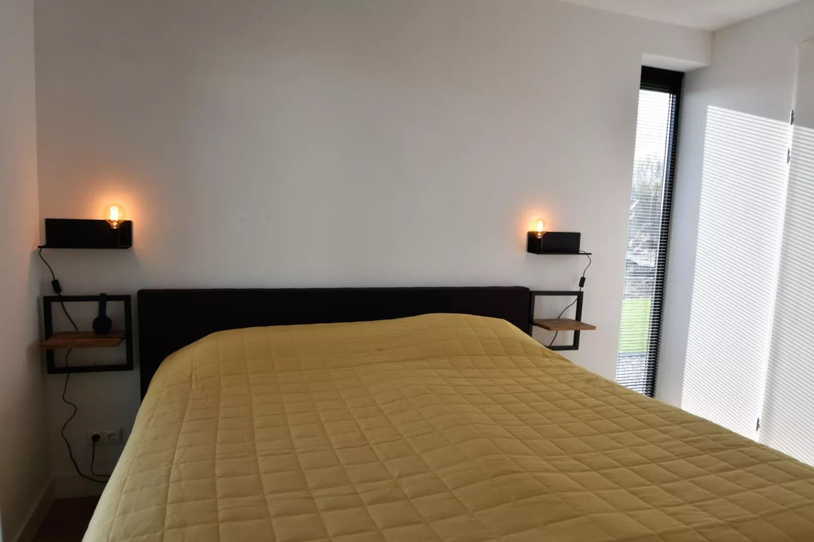Sub Mari 577-Bedroom