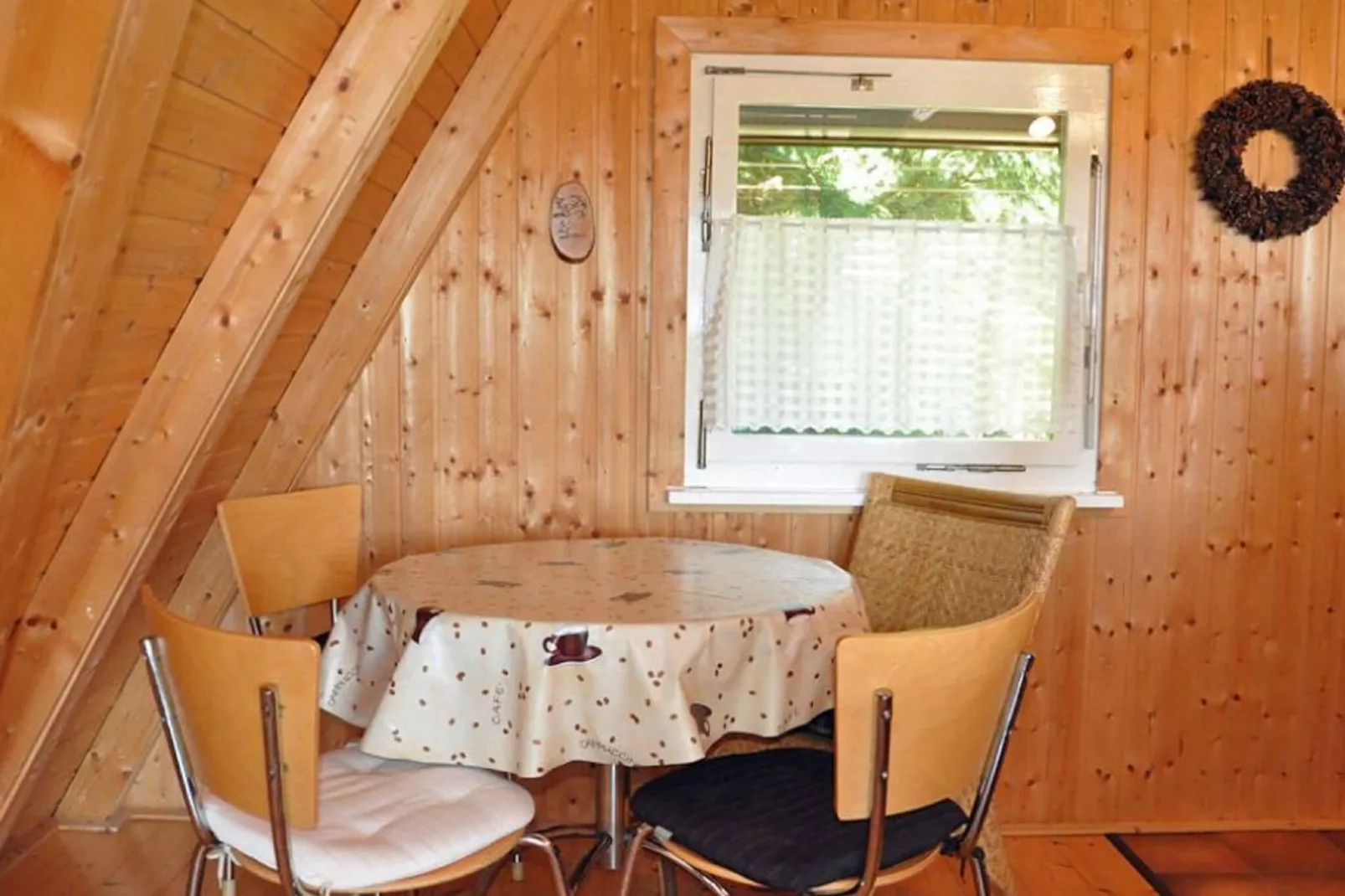 Ferienhaus Alwin-Dining room