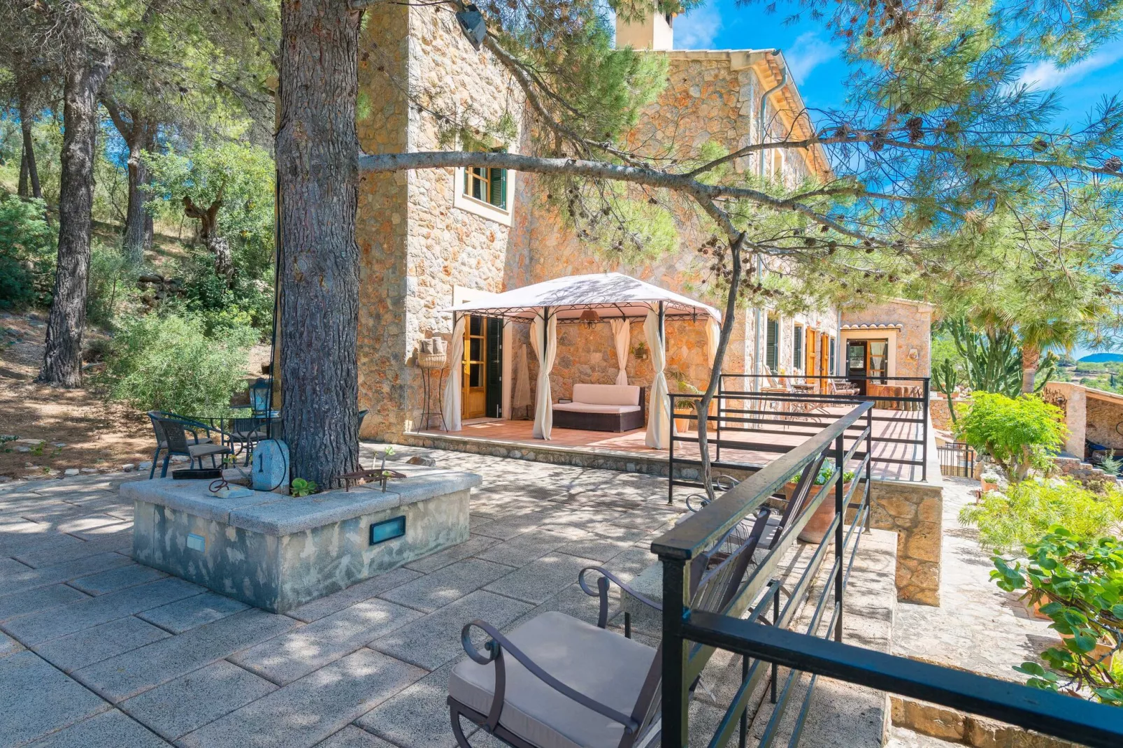 Es Pinar-Exterior summer