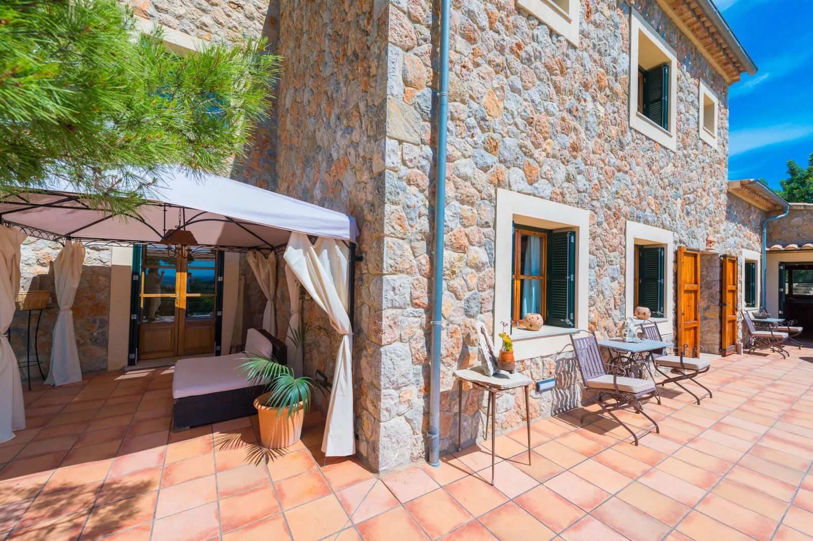 Es Pinar-Exterior summer