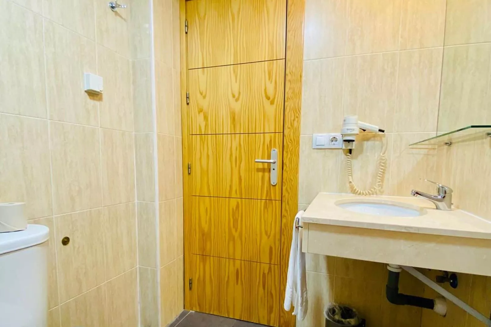 Apartamentos Sierra Nevada-Badezimmer