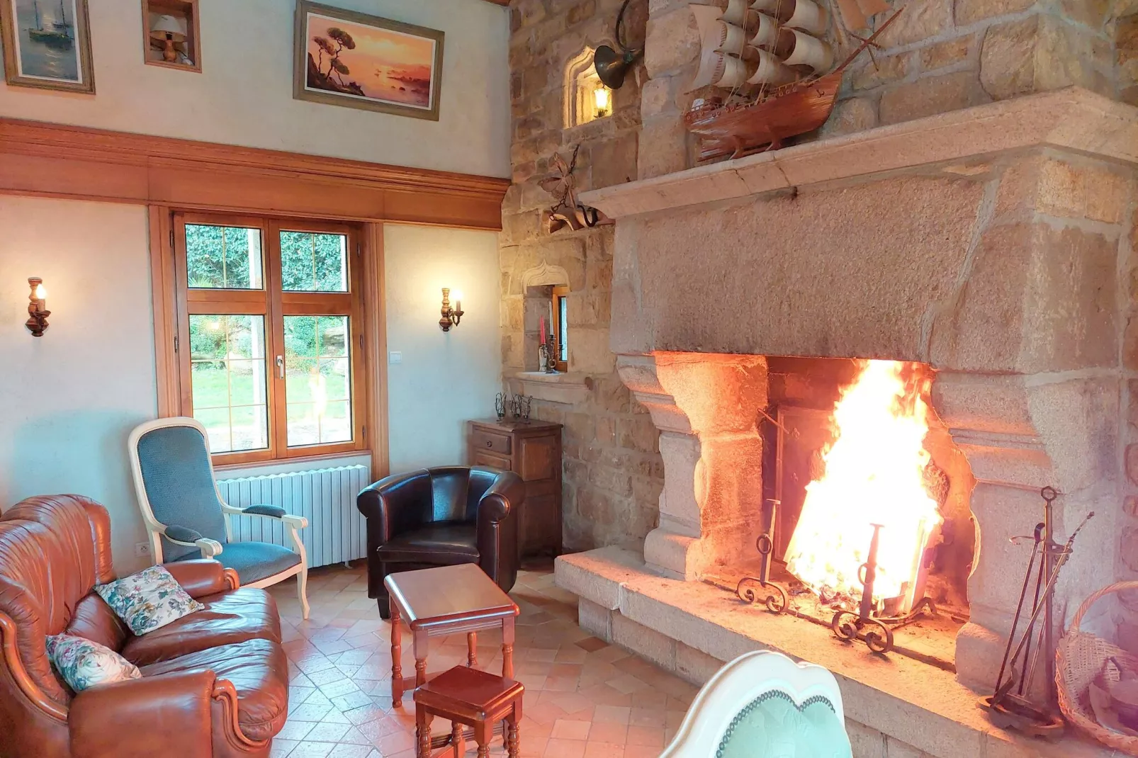 Granitsteinhaus in St Pol-de-Léon-Living room