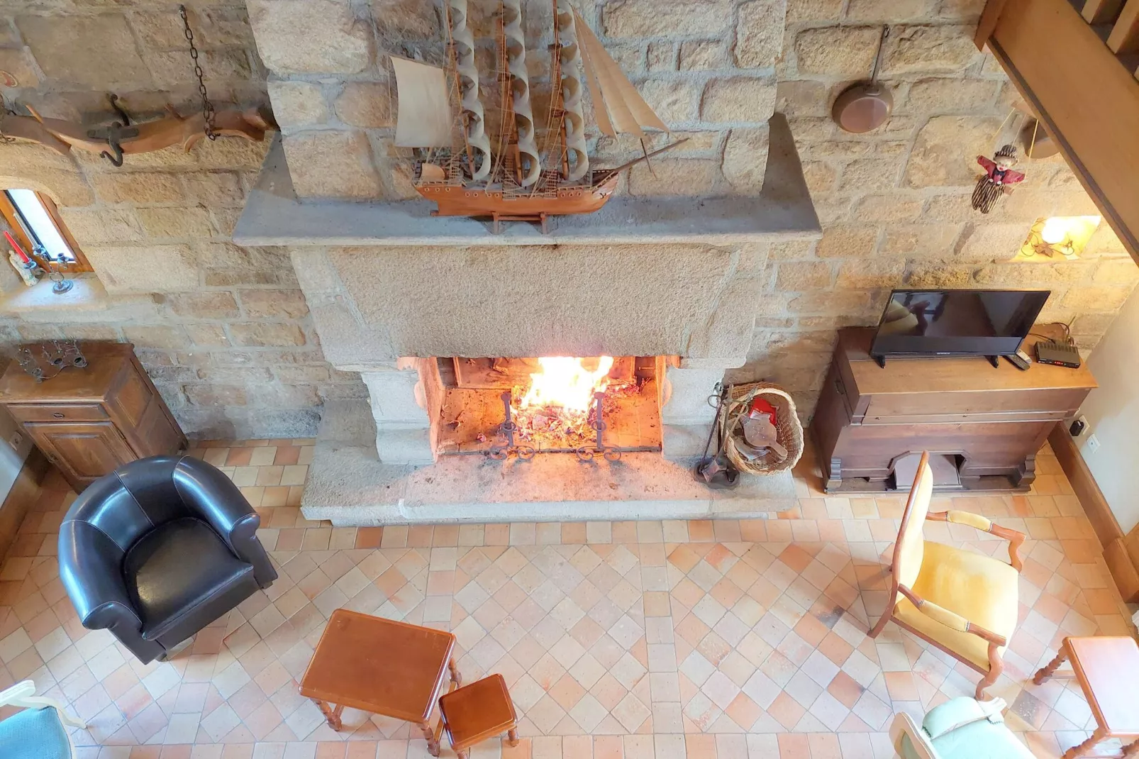 Granitsteinhaus in St Pol-de-Léon-Living room