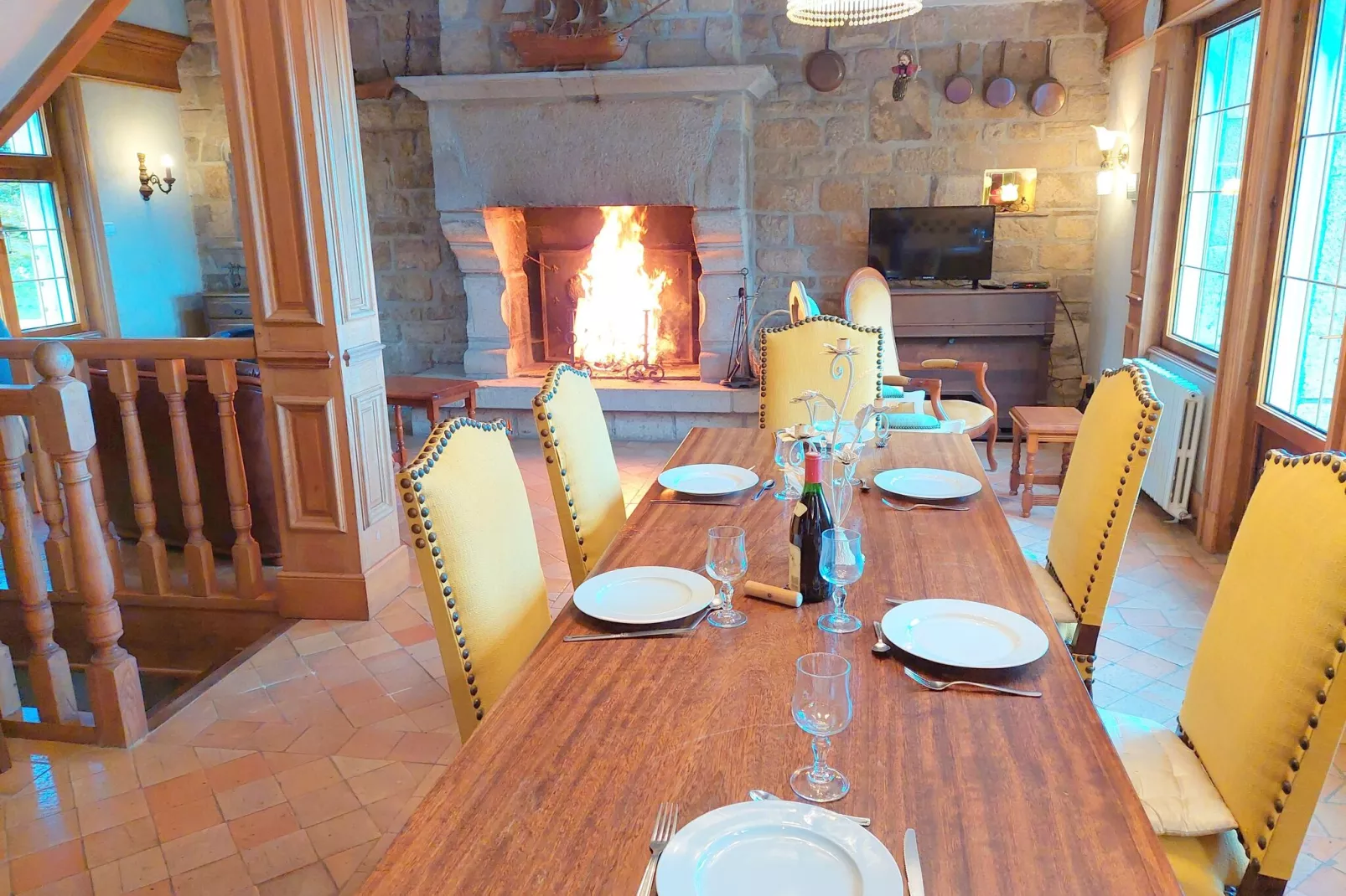 Granitsteinhaus in St Pol-de-Léon-Dining room