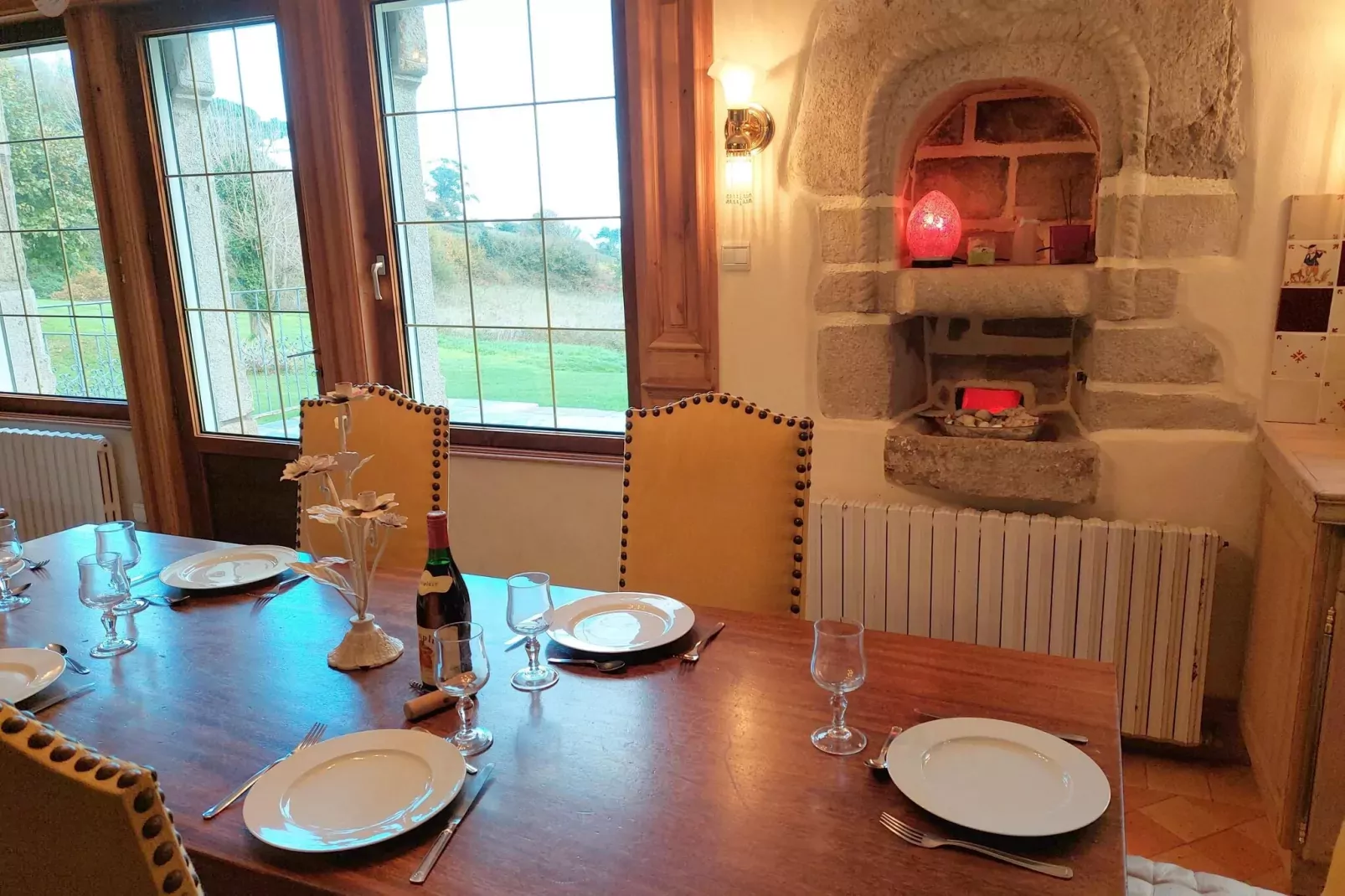 Granitsteinhaus in St Pol-de-Léon-Dining room