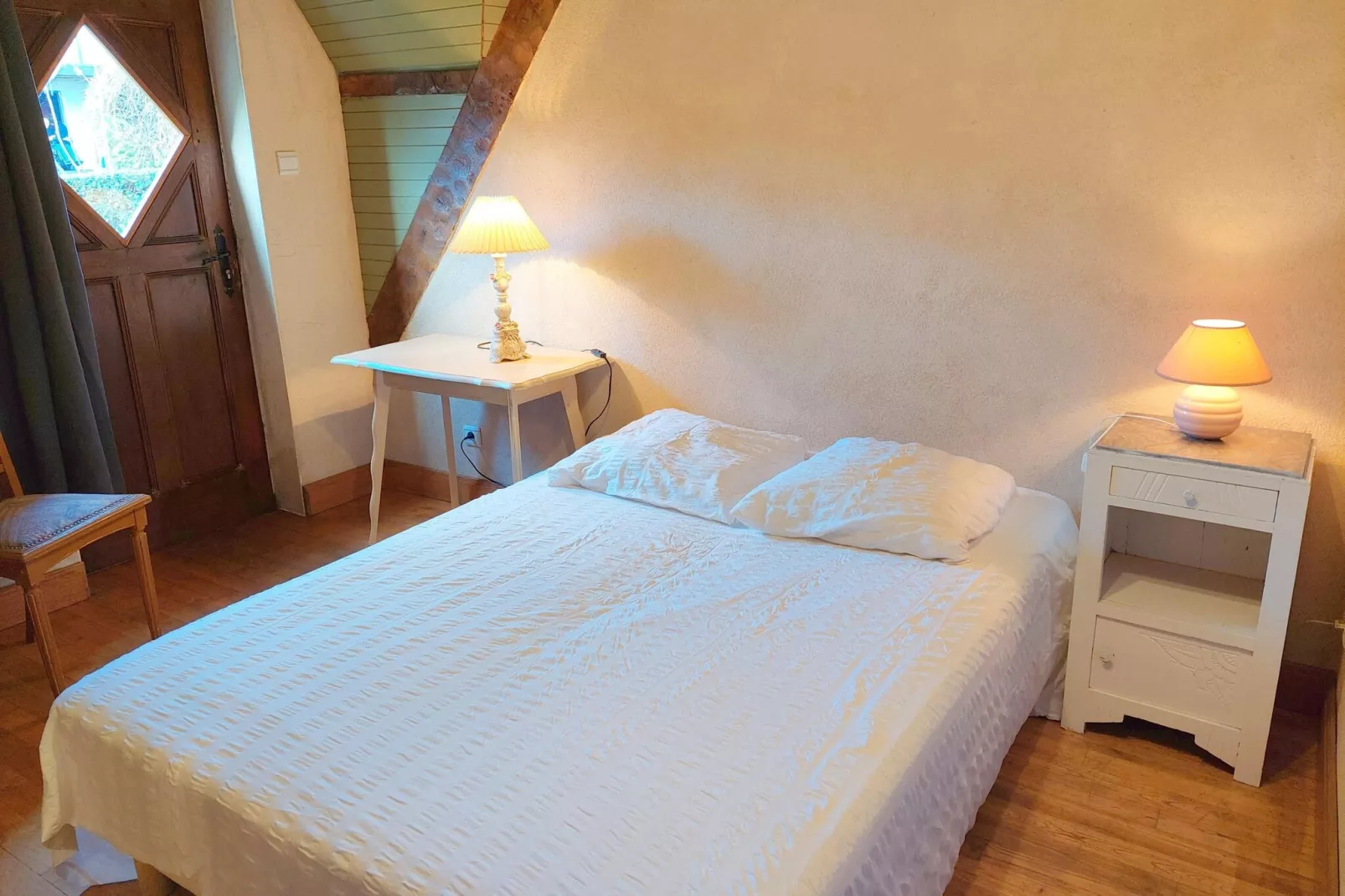 Granitsteinhaus in St Pol-de-Léon-Bedroom
