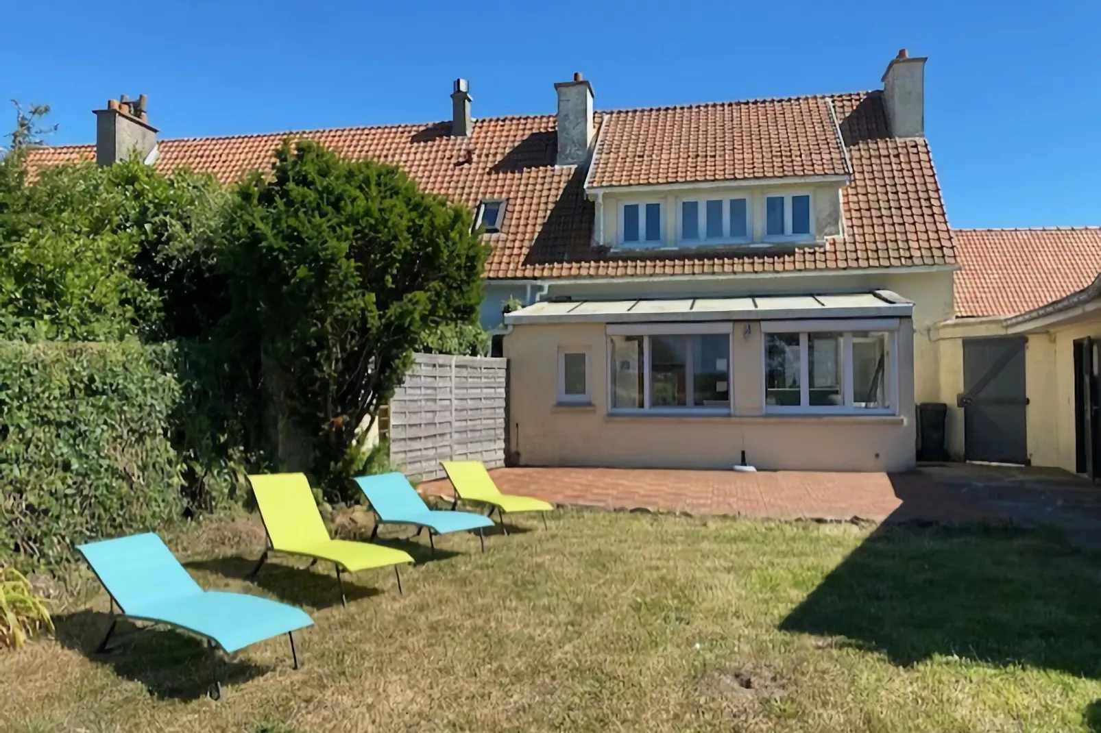 Magnifique maison de vacances pour 6 adultes-Gardens summer