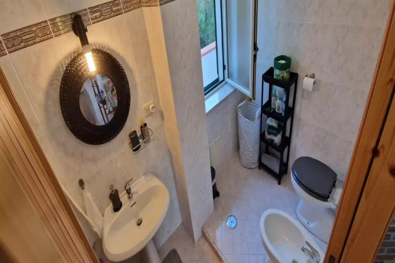 Villa Leyland-Bathroom