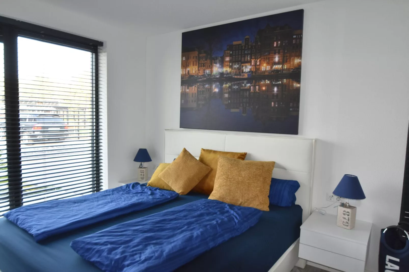 Sara's Boathouse 372-Bedroom