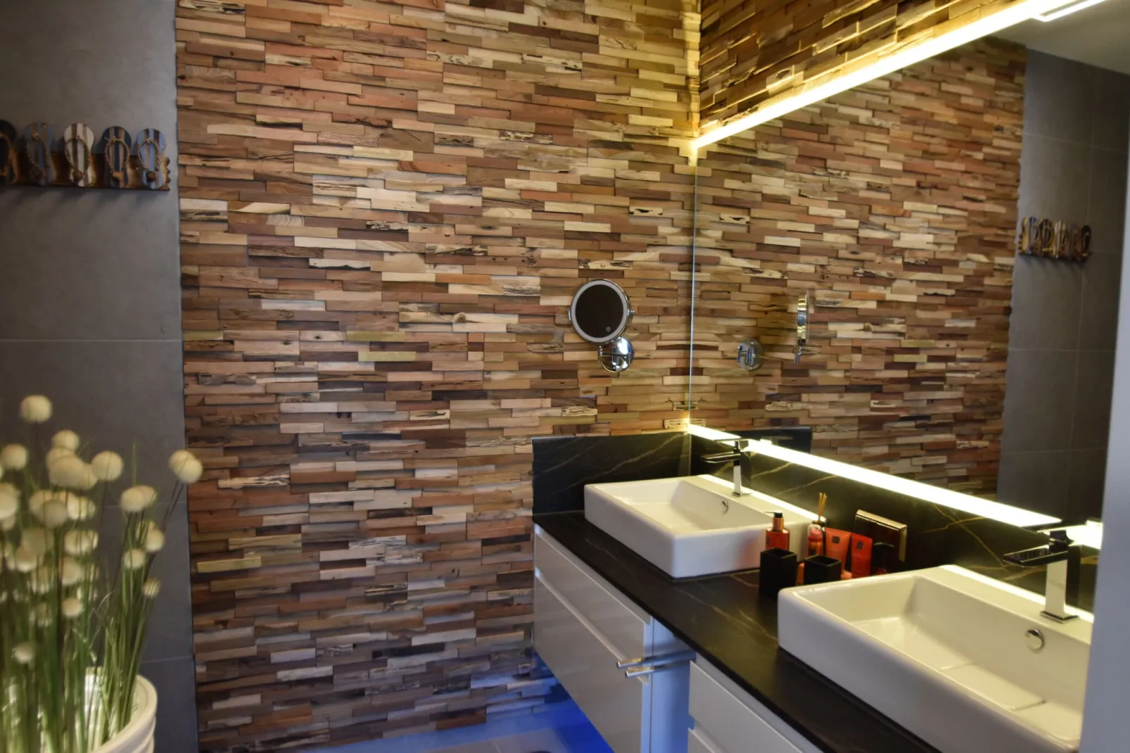 Sara's Boathouse 372-Bathroom