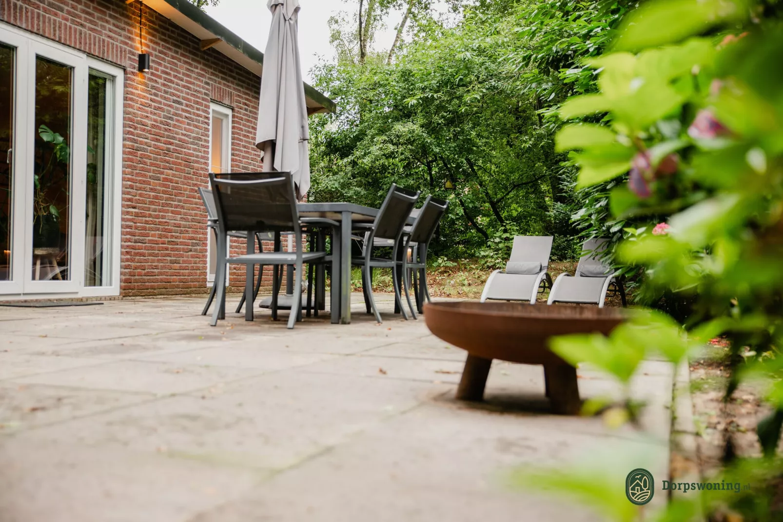 Dorpswoning In het Bos-Terrace balcony
