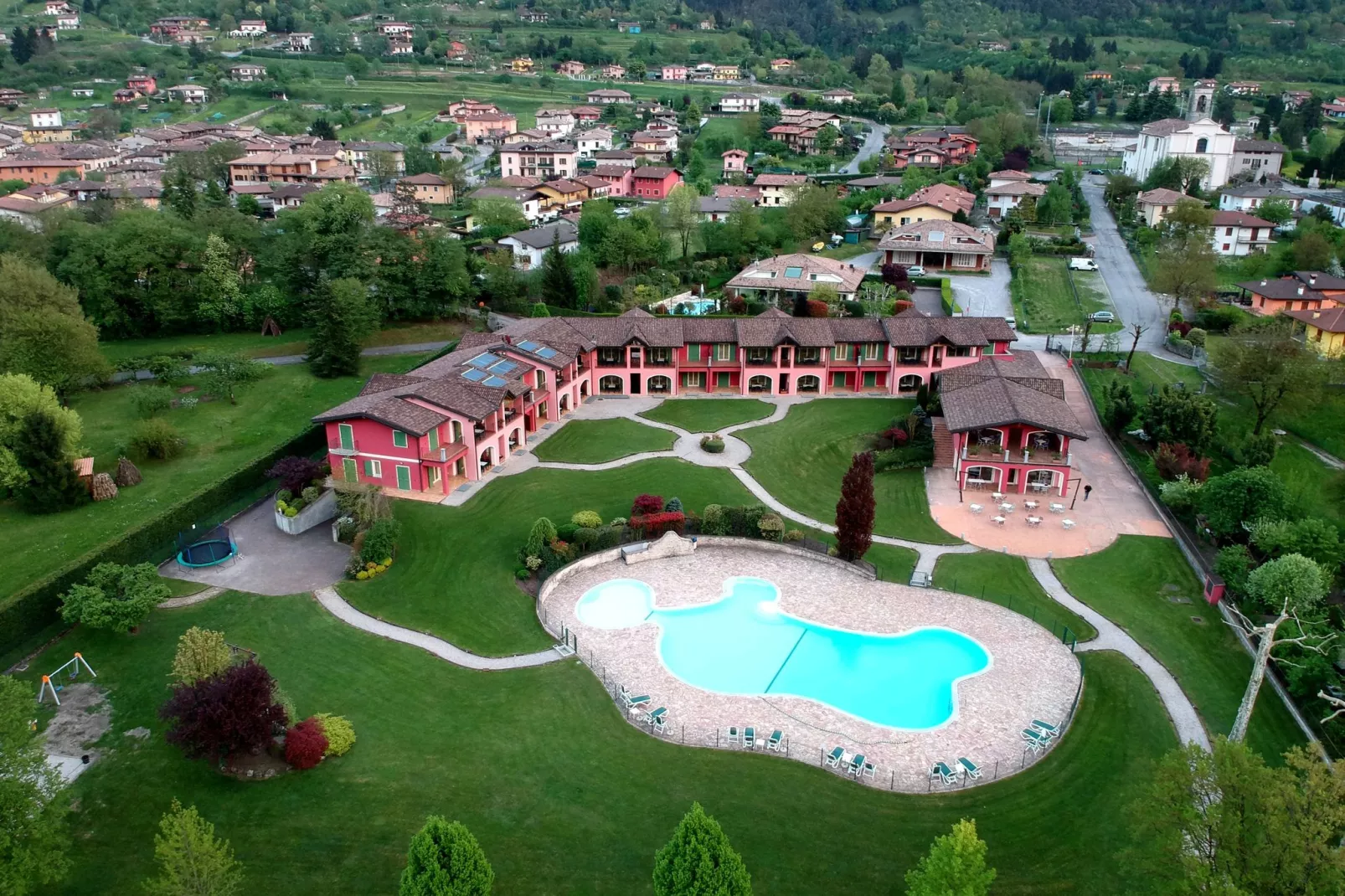 Vico Large-Exterior summer