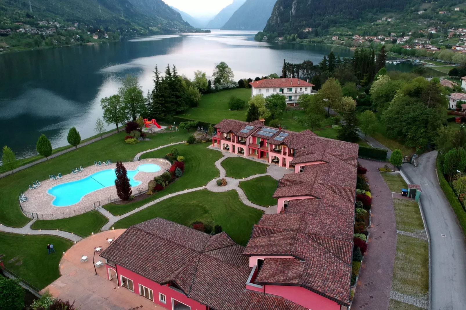 Vico Large-Exterior summer