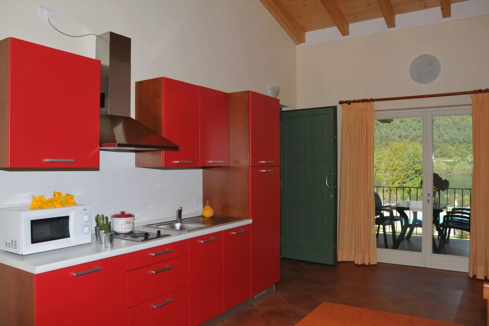 Vico Large-Kitchen