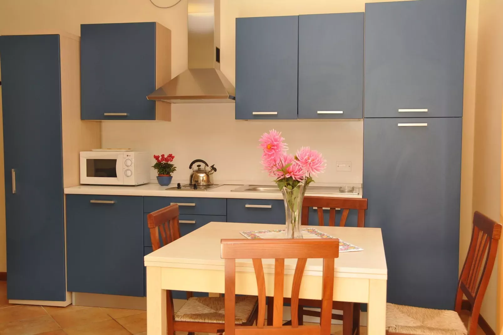 Vico Large-Kitchen