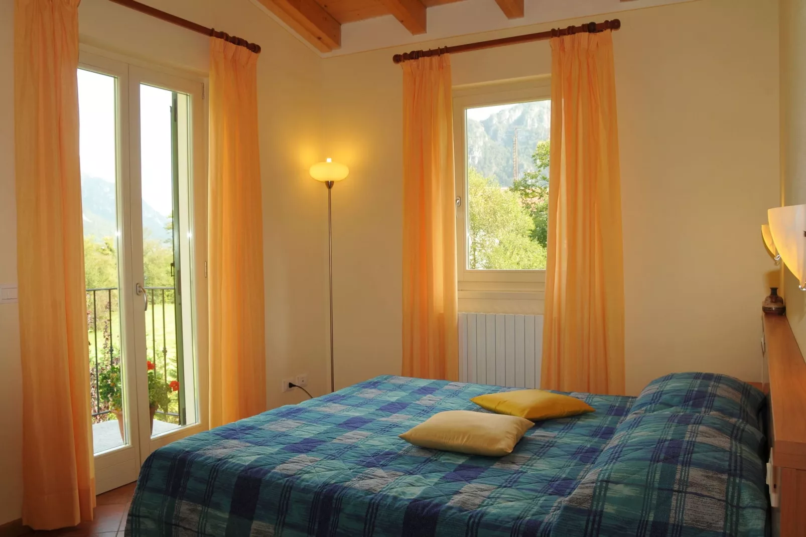Vico Large-Bedroom
