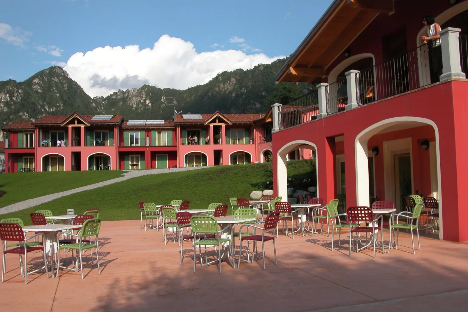 Vico Large-Park facilities