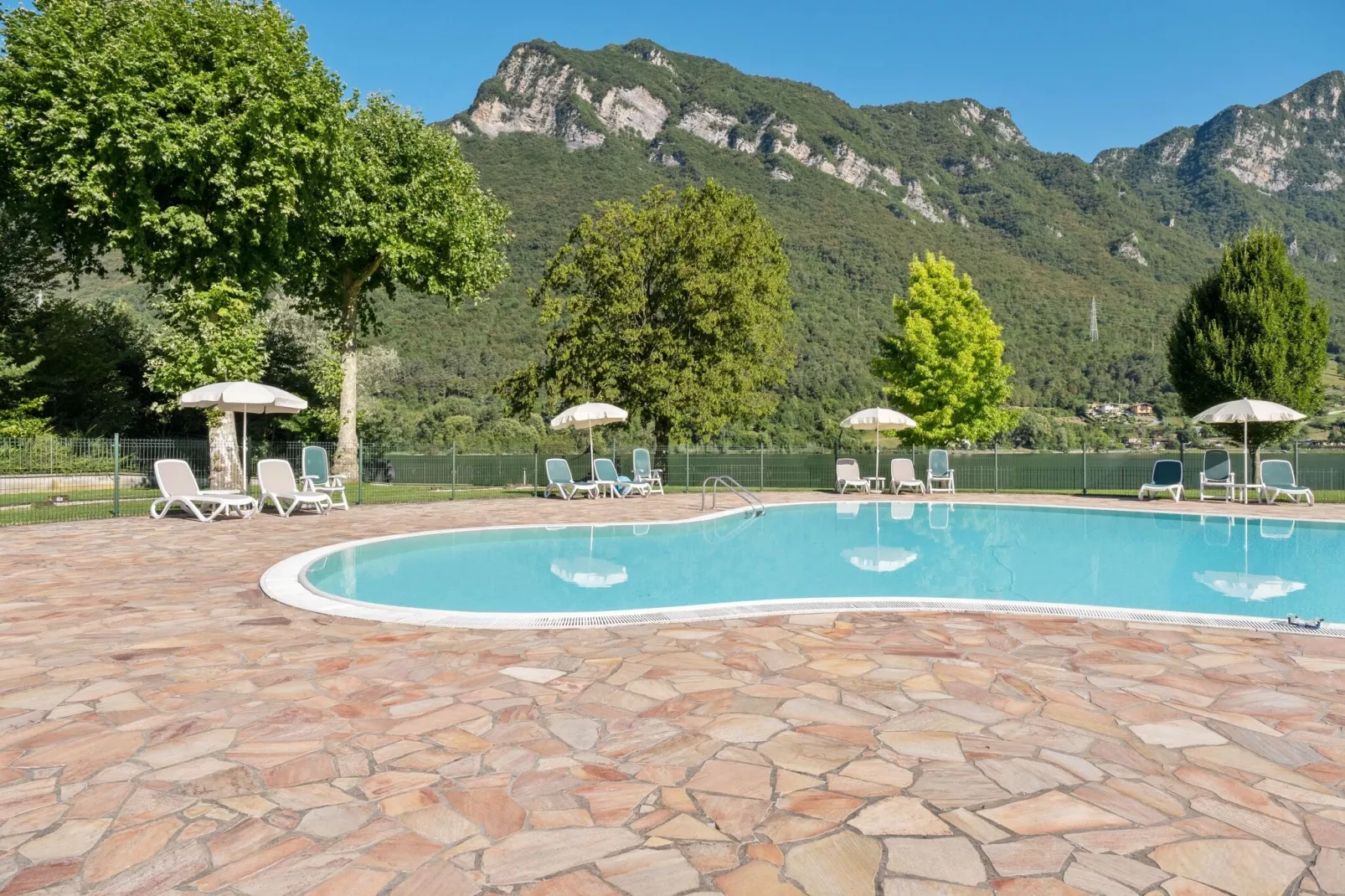 Vico - Large Sweet-Pool