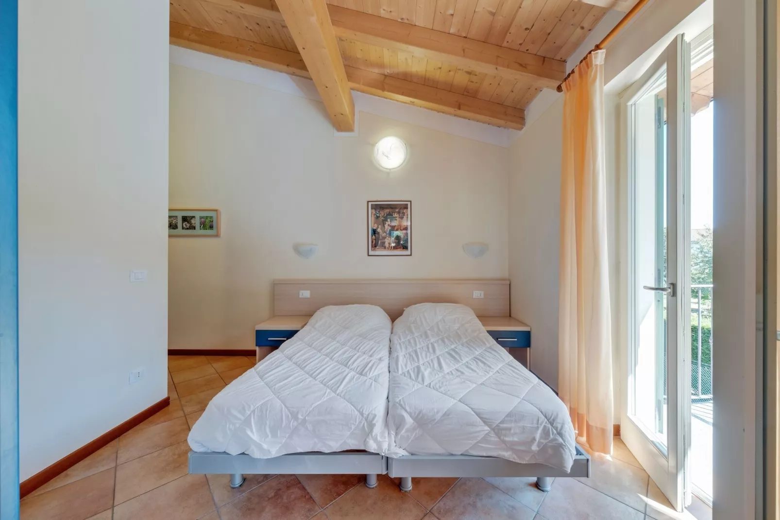 Vico - Large Sweet-Bedroom