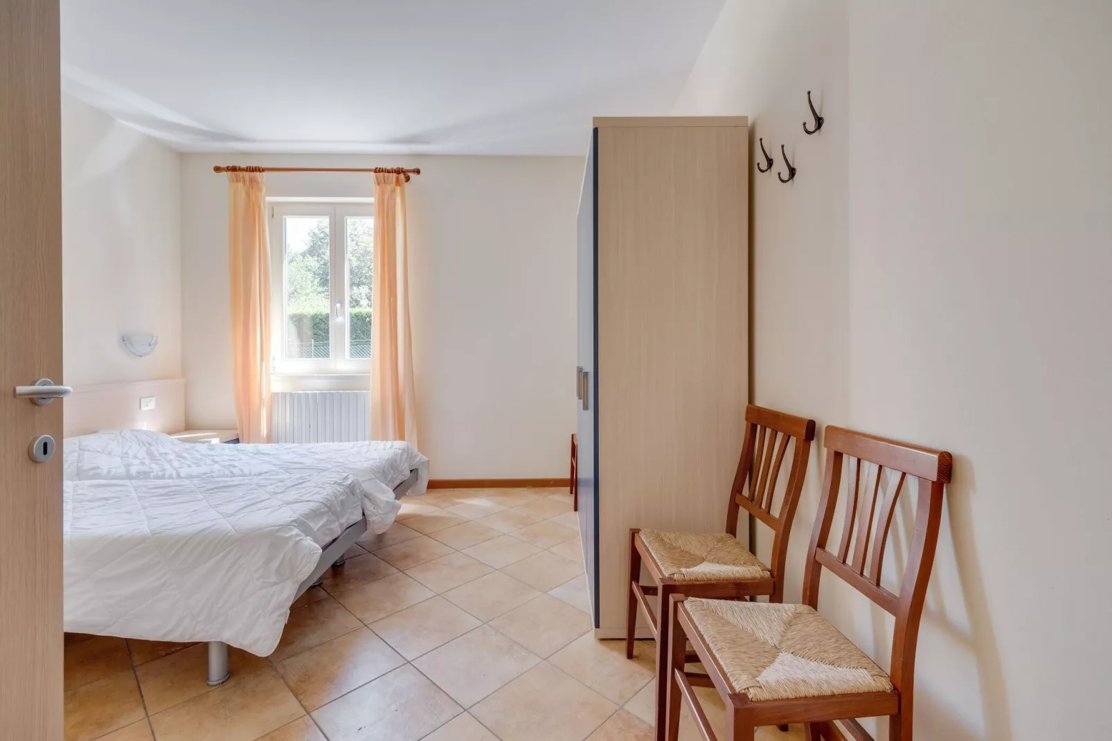 Vico - Large Sweet-Bedroom