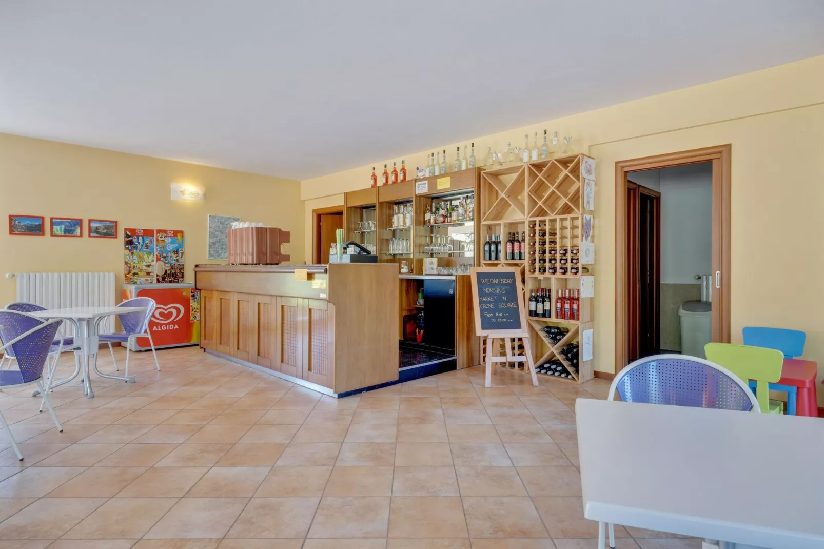 Vico - Large Sweet-Recreation room