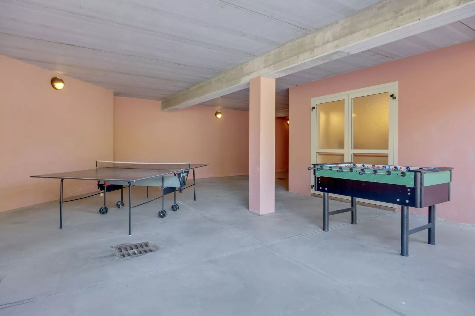 Vico - Large Sweet-Recreation room
