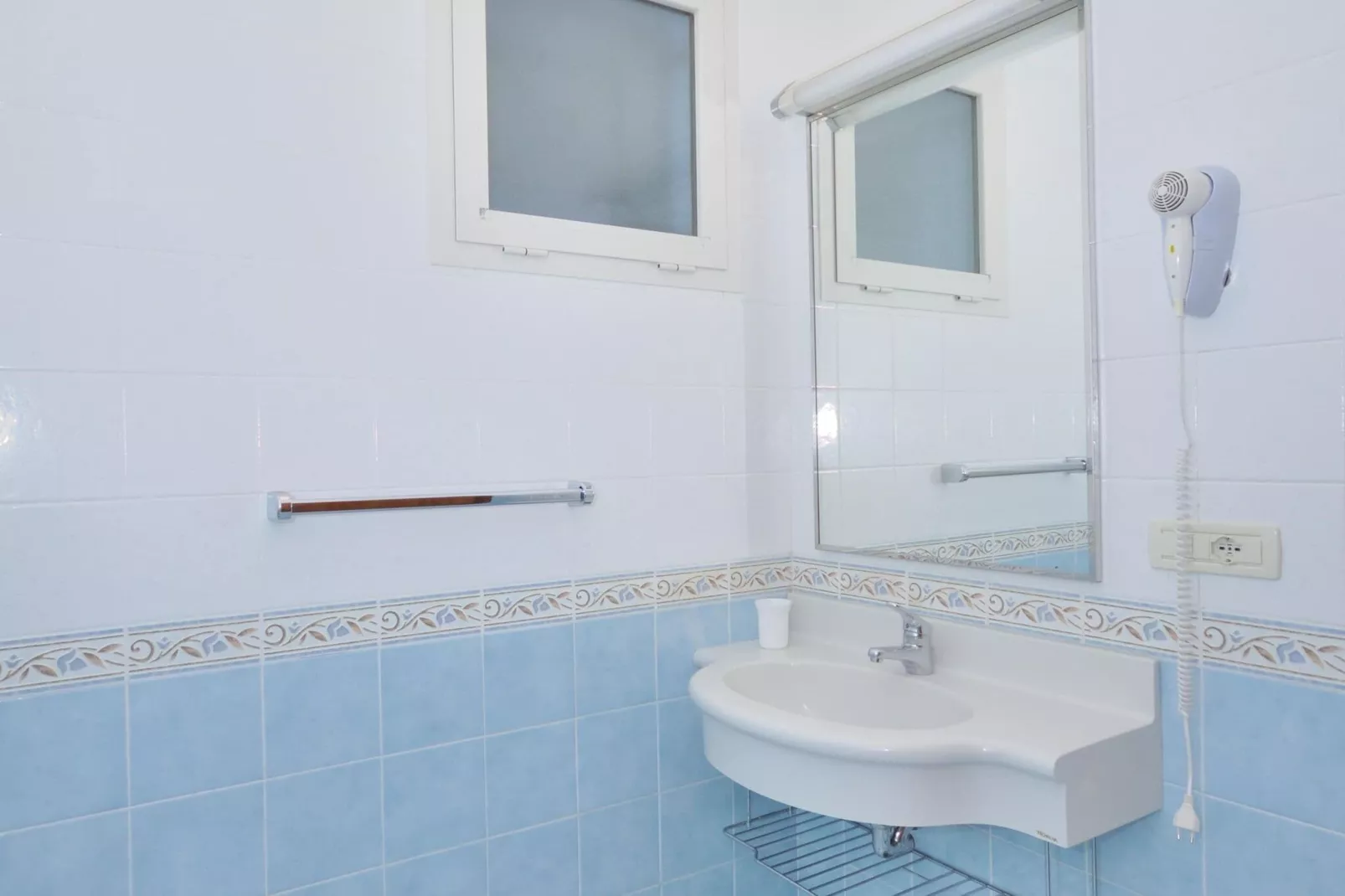 Residence Eurostar, Bibione Spiaggia-B für 5 Pers.-Bathroom