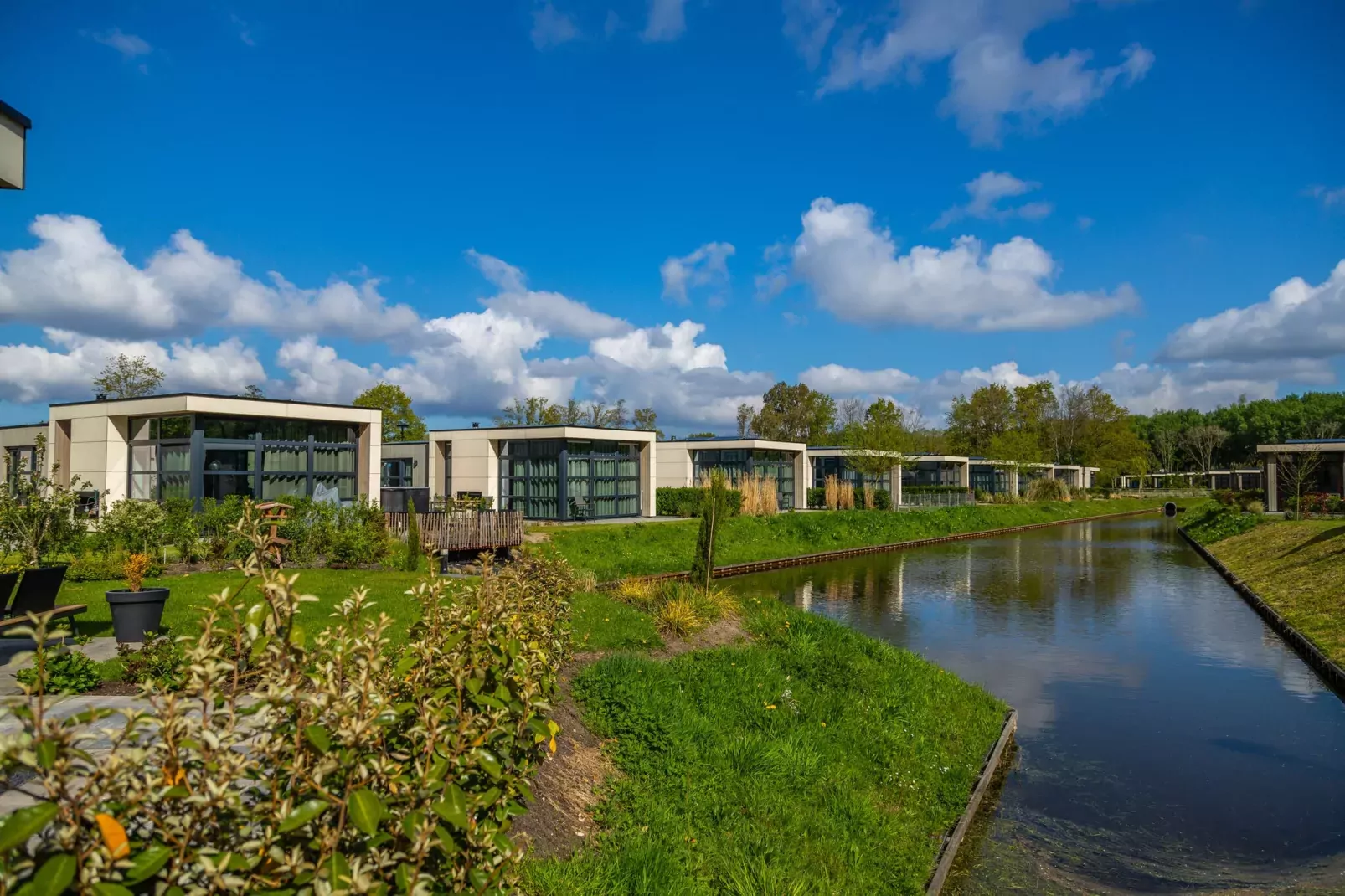 Resort Buitenhuizen 5-Gebiete Sommer 1 km