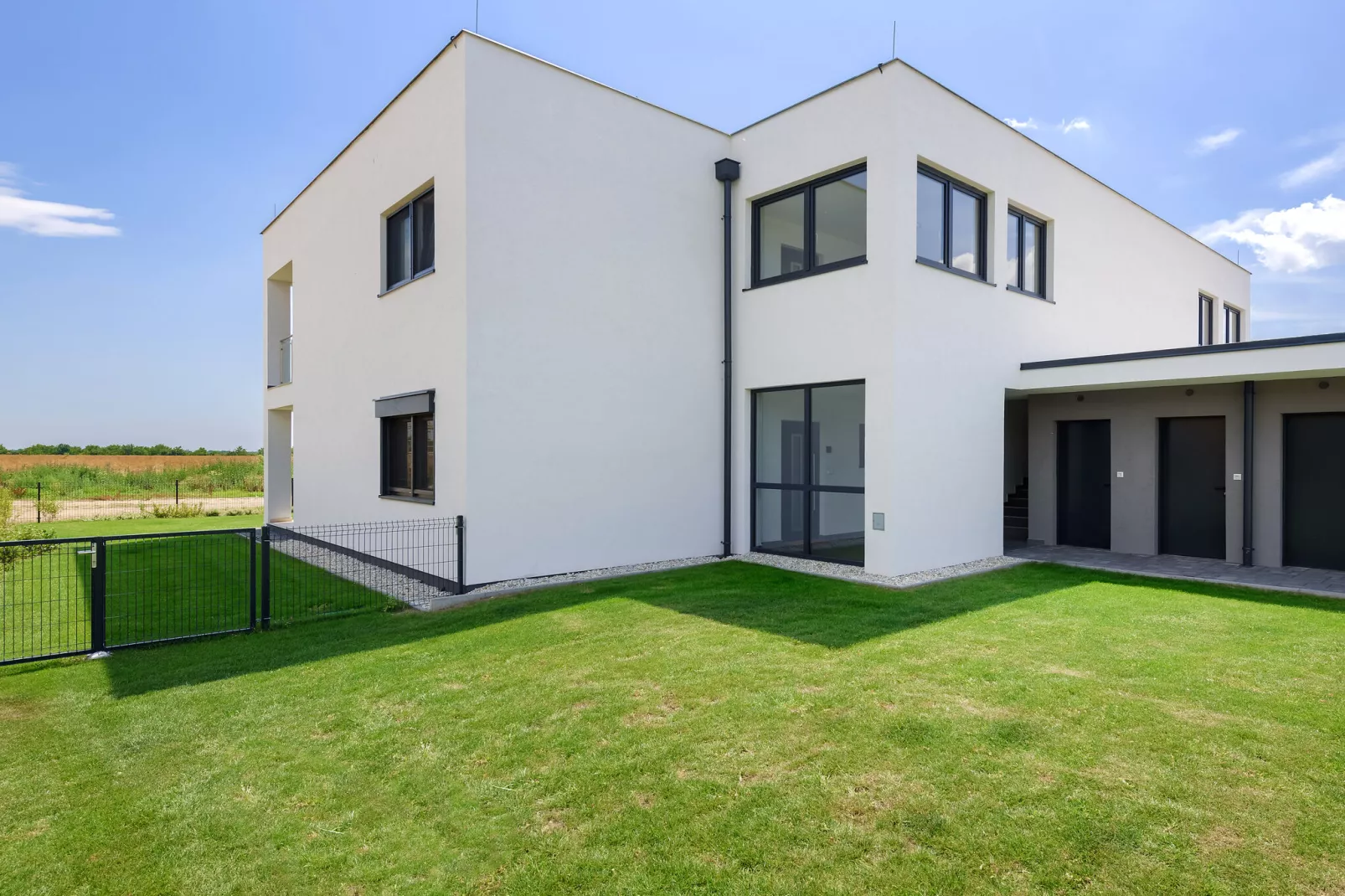 Pannonia M03-Exterior summer