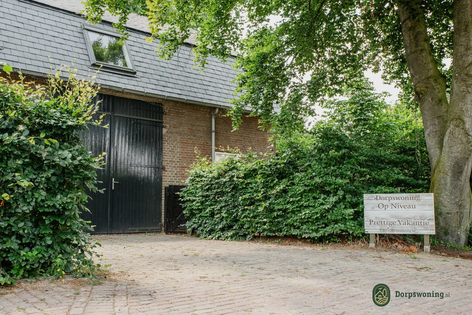 Dorpswoning Op Niveau-Exterior summer