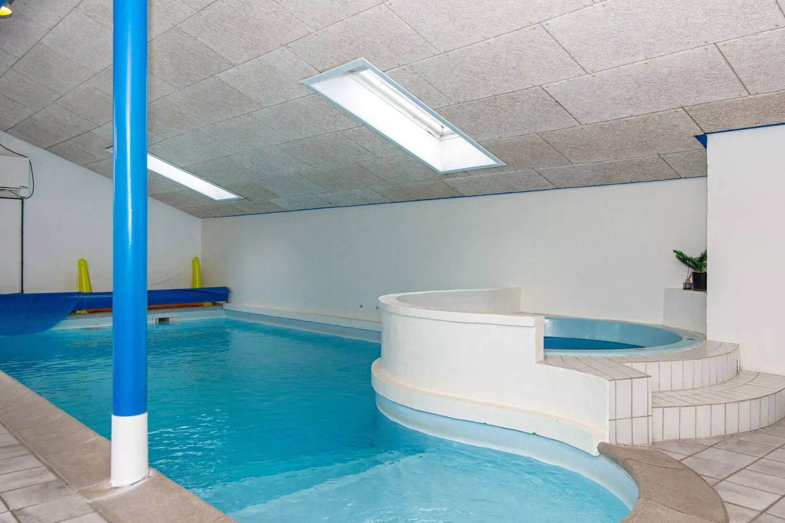 12 person holiday home in Henne-Pool