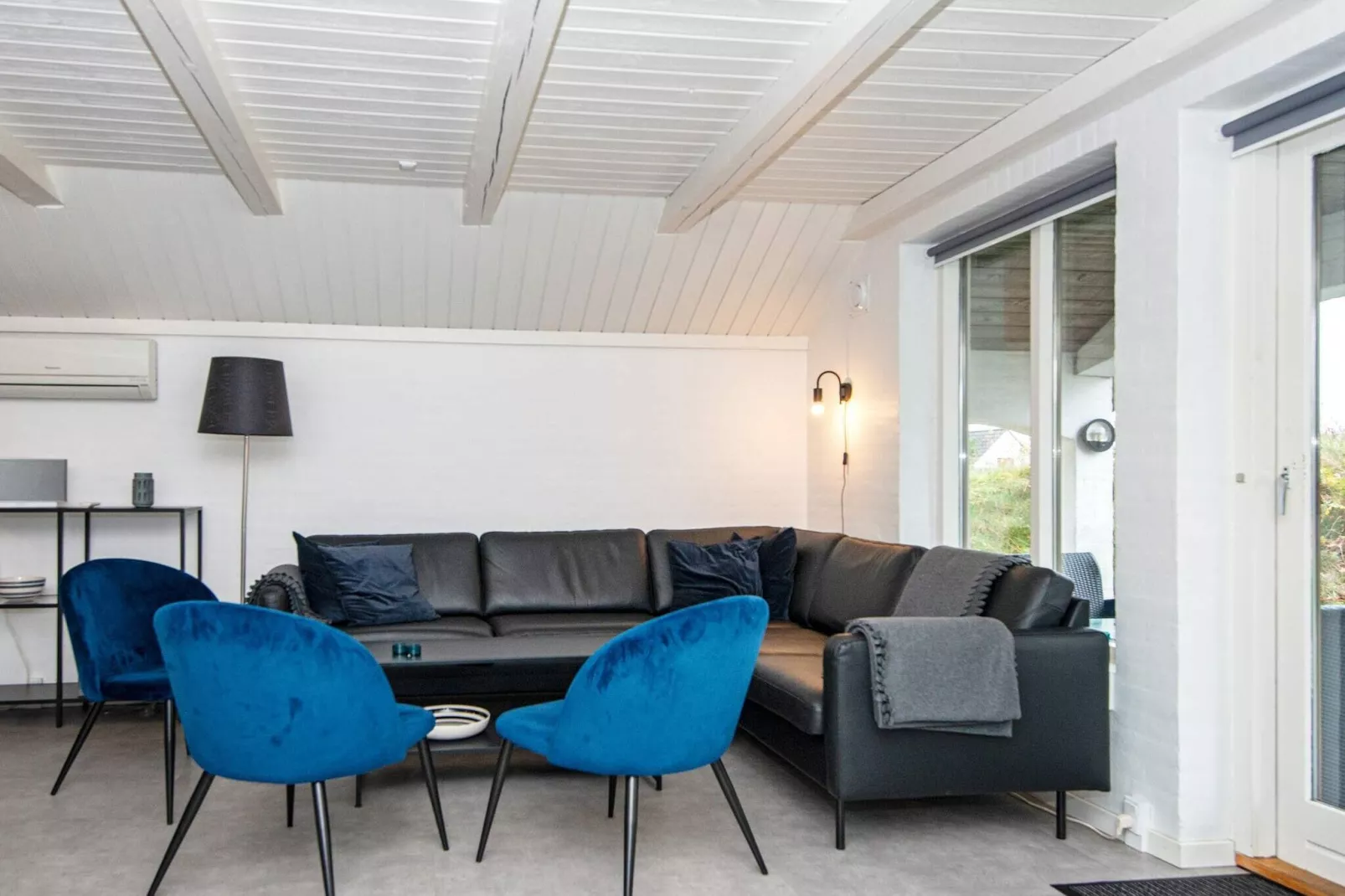 12 person holiday home in Henne-Indoor