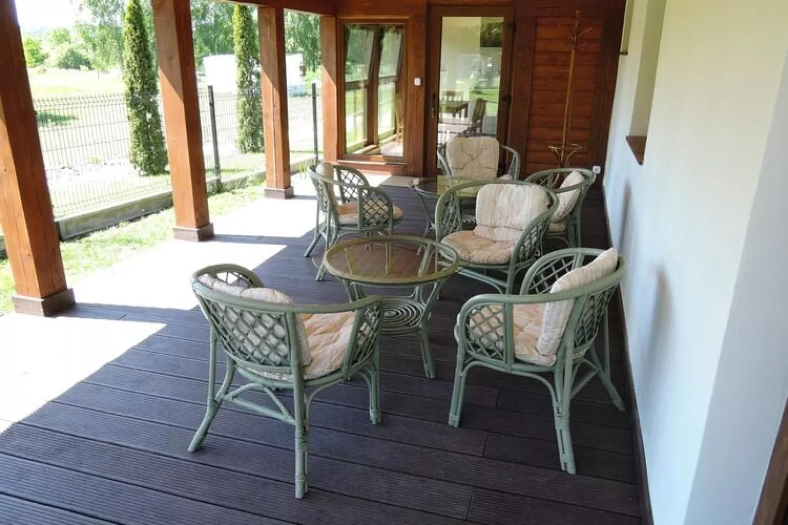 HolidayHouse with the big tarasse&garden in Kolczewo LIT-Terrassenbalkon